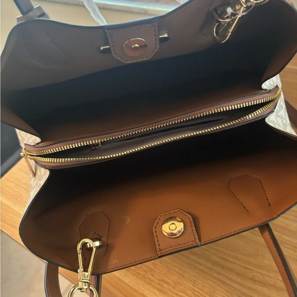 NWT Michael Kors Cream and Brown Logo Tote With Crossbody Strap - Picture 5 of 8